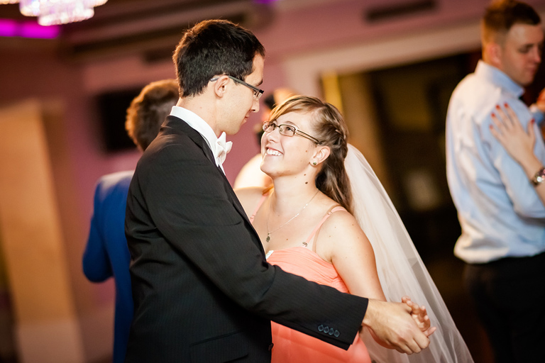 fotograf slubny slask; dwoje fotografow na slub; fotografowie slubni slask; fotograf slubny bielsko; fotografia slubna, reportaz slubny, www.magiaobrazu.com, zdjecia slubne, fotoreportaz slubny; fotograf pszczyna; zdjecia slubne bielsko; dworek weselny w bestwince;