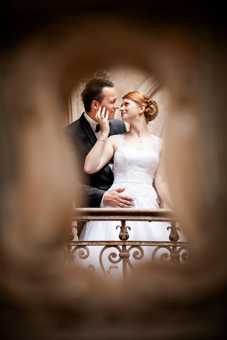 sesja slubna w palacu w krowiarkach, plener w palacu w krowiarkach, sesja krowiarki, plener krowiarki, sesja slubna w starym palacu, plener slubny w opuszczonym palacu, www.magiaobrazu.com, Anna i Jacek Bieniek, fotografia ślubna Kraków, fotografia ślubna śląsk, zdjęcia ślubne kraków, fotograf ślubny śląsk, dwóch fotografów na ślub, fotograf czechowice, zdjęcia ślubne bielsko, fotografia ślubna bielsko,