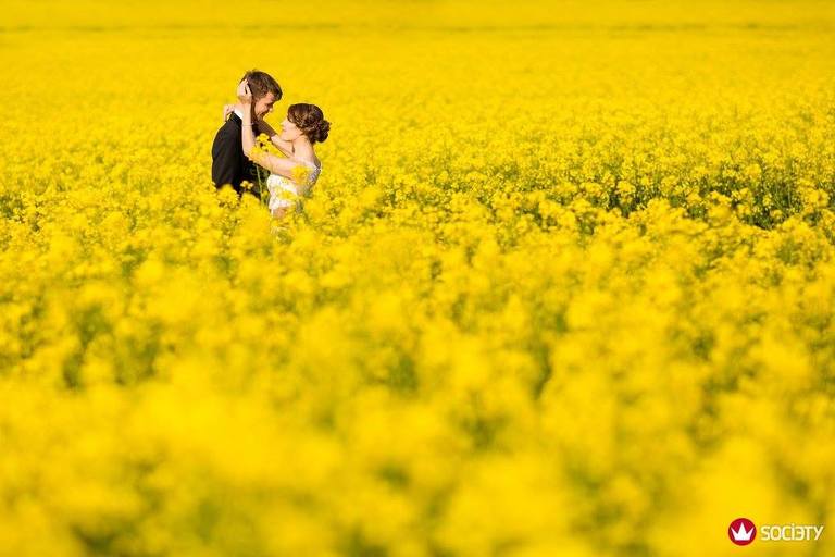 wiosenna sesja slubna, wiosenny plener slubny, sesja slubna w rzepaku, plener slubny rzepak, fotografia slubna krakow, zdjecia slubne krakow, plener slubny w lesie, www.magiaobrazu.com, fotografia slubna, romantyczna sesja slubna, fotografia ślubna, piekny plener slubny, piekna sesja slubna, fotograf ślubny Kraków, fotografowie ślubni, fotograf slask,dwóch fotografów na ślub, Anna i Jacek Bieniek, zdjęcia ślubne śląsk,