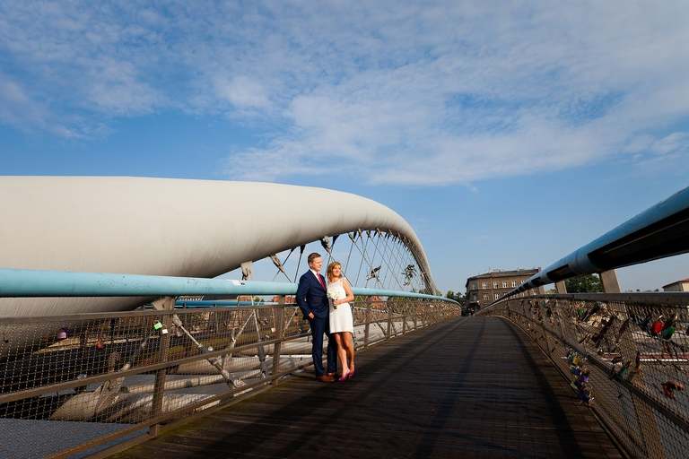 plener slubny w krakowie, sesja slubna w krakowie, plener slubny krakow, sesja slubna krakow, sesja slubna kladka benadka, miejski plener slubny, miejska sesja slubna, sesja slubna w miescie, fotografia slubna slask, zdjecia slubne slask, sesja slubna o swicie, plener slubny o swicie, fotografia slubna krakow, zdjecia slubne krakow, fotograf slubny krakow, dwoch fotografow na slub, zdjecia slubne cieszyn, fotografia slubna cieszyn