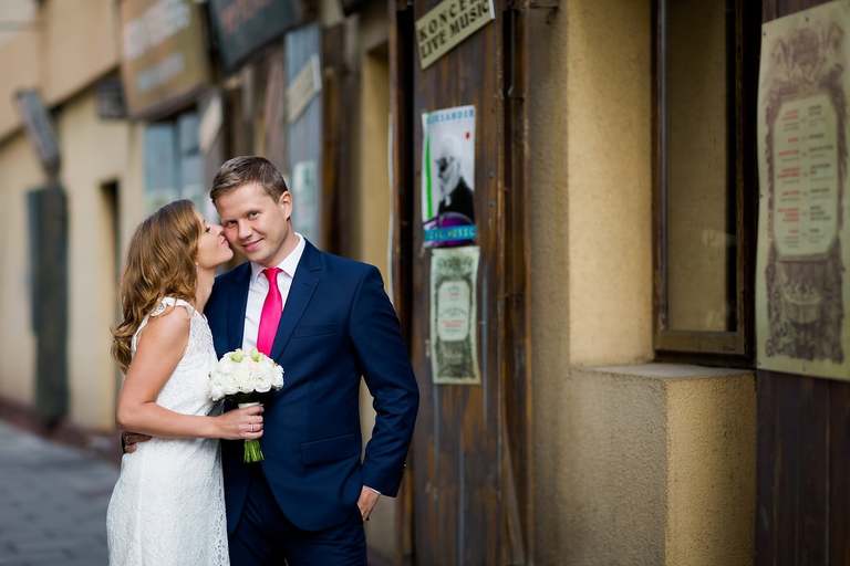 plener slubny w krakowie, sesja slubna w krakowie, plener slubny krakow, sesja slubna krakow, sesja slubna kladka benadka, miejski plener slubny, miejska sesja slubna, sesja slubna w miescie, fotografia slubna slask, zdjecia slubne slask, sesja slubna o swicie, plener slubny o swicie, fotografia slubna krakow, zdjecia slubne krakow, fotograf slubny krakow, dwoch fotografow na slub, zdjecia slubne cieszyn, fotografia slubna cieszyn