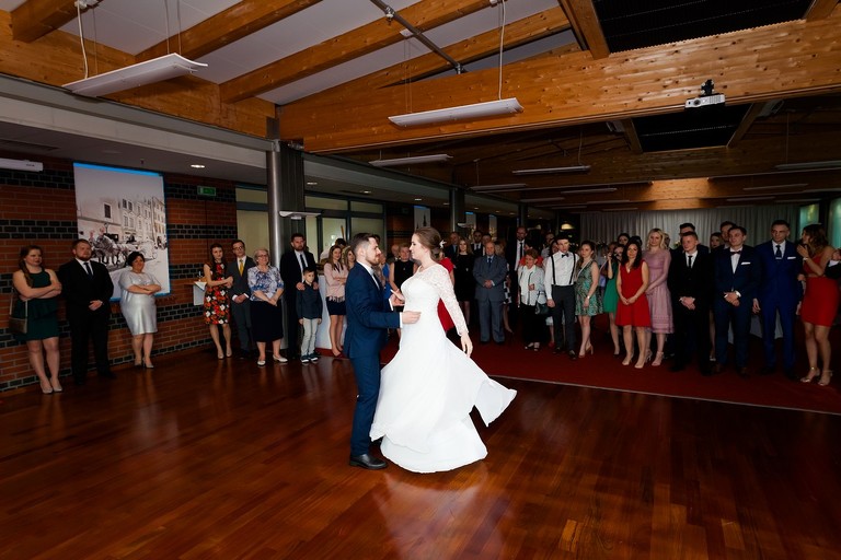 fotografia slubna, fotografia slubna krakow, zdjecia slubne krakow, fotograf slubny krakow, fotograf na wesele krakow, wesele best western krakow, wiosenny slub krakow, zdjecia slubne slask, fotografowie slubni krakow, dwoch fotografow na slub, najpiekniejsze zdjecia slubne, najlepsze zdjecia slubne, zdjecia slubne bielsko, fotograf slubny bielsko, www.magiaobrazu.com, zdjecia slubne bielsko, fotografia slubna slask, fotograf cieszyn, zdjecia slubne cieszyn