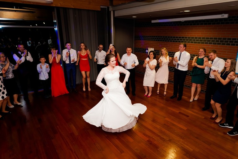 fotografia slubna, fotografia slubna krakow, zdjecia slubne krakow, fotograf slubny krakow, fotograf na wesele krakow, wesele best western krakow, wiosenny slub krakow, zdjecia slubne slask, fotografowie slubni krakow, dwoch fotografow na slub, najpiekniejsze zdjecia slubne, najlepsze zdjecia slubne, zdjecia slubne bielsko, fotograf slubny bielsko, www.magiaobrazu.com, zdjecia slubne bielsko, fotografia slubna slask, fotograf cieszyn, zdjecia slubne cieszyn