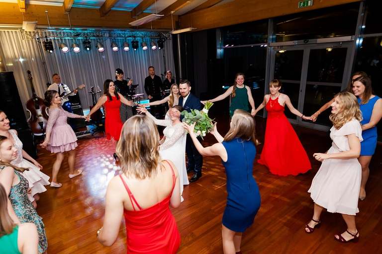 fotografia slubna, fotografia slubna krakow, zdjecia slubne krakow, fotograf slubny krakow, fotograf na wesele krakow, wesele best western krakow, wiosenny slub krakow, zdjecia slubne slask, fotografowie slubni krakow, dwoch fotografow na slub, najpiekniejsze zdjecia slubne, najlepsze zdjecia slubne, zdjecia slubne bielsko, fotograf slubny bielsko, www.magiaobrazu.com, zdjecia slubne bielsko, fotografia slubna slask, fotograf cieszyn, zdjecia slubne cieszyn