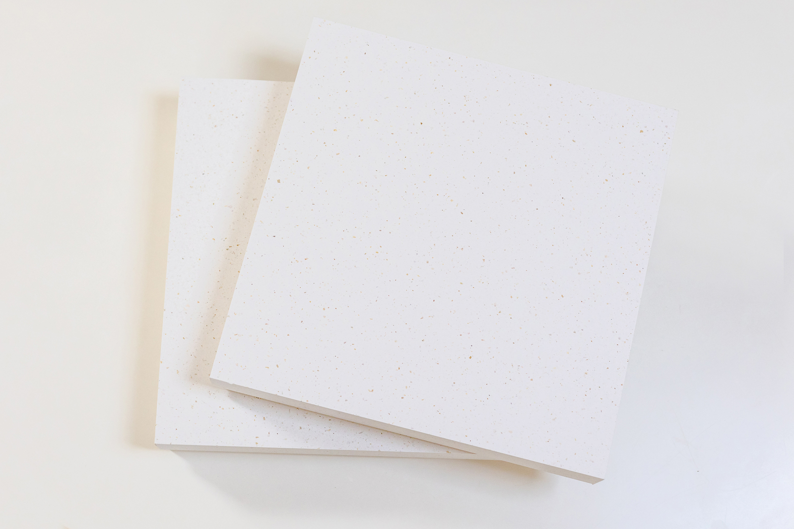 Ekskluzywny album ślubny w jasnej skórzanej oprawie w nadrukiem UV - fotografia ślubna