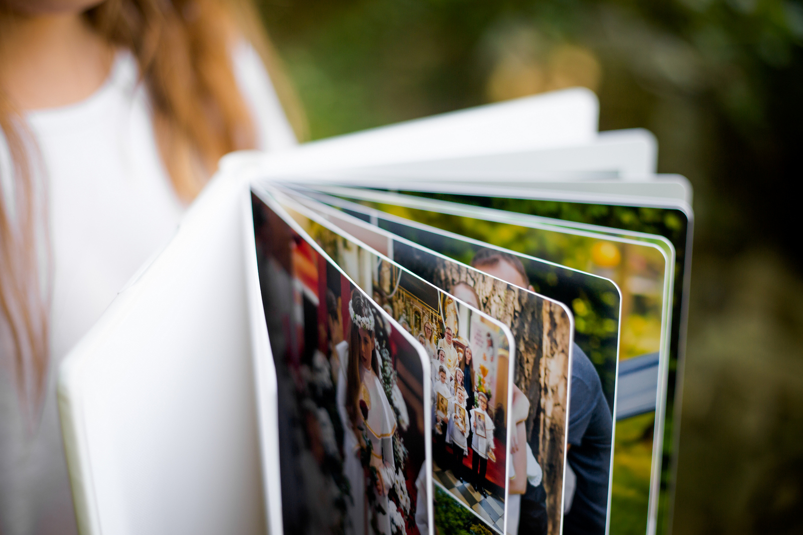 Fotoalbum z komunii - piękny album ze sztywnymi kartami w białej oprawie z ekoskóry