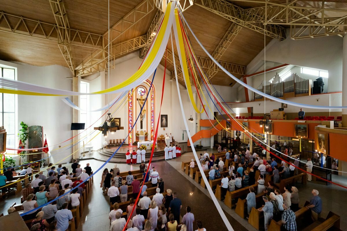 fotograf na chrzest czechowice, zdjecia z chrztu, fotograf bielsko, chrzest w kosciele Boboli w Czechowicach, dobry fotograf pszczyna, fotograf na chrzest slask, reportaz z chrzcin bielsko, fotografia chrzest bielsko, dobry fotograf bielsko, fotograf czechowice, zdjecia rodzinne slask, fotograf na chrzest bielsko, reportaz z chrztu bielsko, zdjecia rodzinne bielsko, fotograf rodzinny bielsko