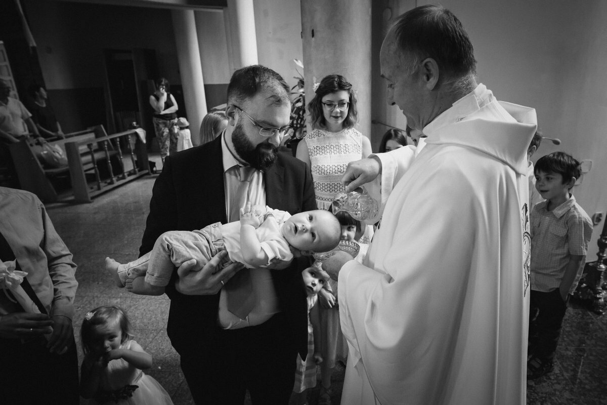 fotograf na chrzest czechowice, zdjecia z chrztu, fotograf bielsko, chrzest w kosciele Boboli w Czechowicach, dobry fotograf pszczyna, fotograf na chrzest slask, reportaz z chrzcin bielsko, fotografia chrzest bielsko, dobry fotograf bielsko, fotograf czechowice, zdjecia rodzinne slask, fotograf na chrzest bielsko, reportaz z chrztu bielsko, zdjecia rodzinne bielsko, fotograf rodzinny bielsko