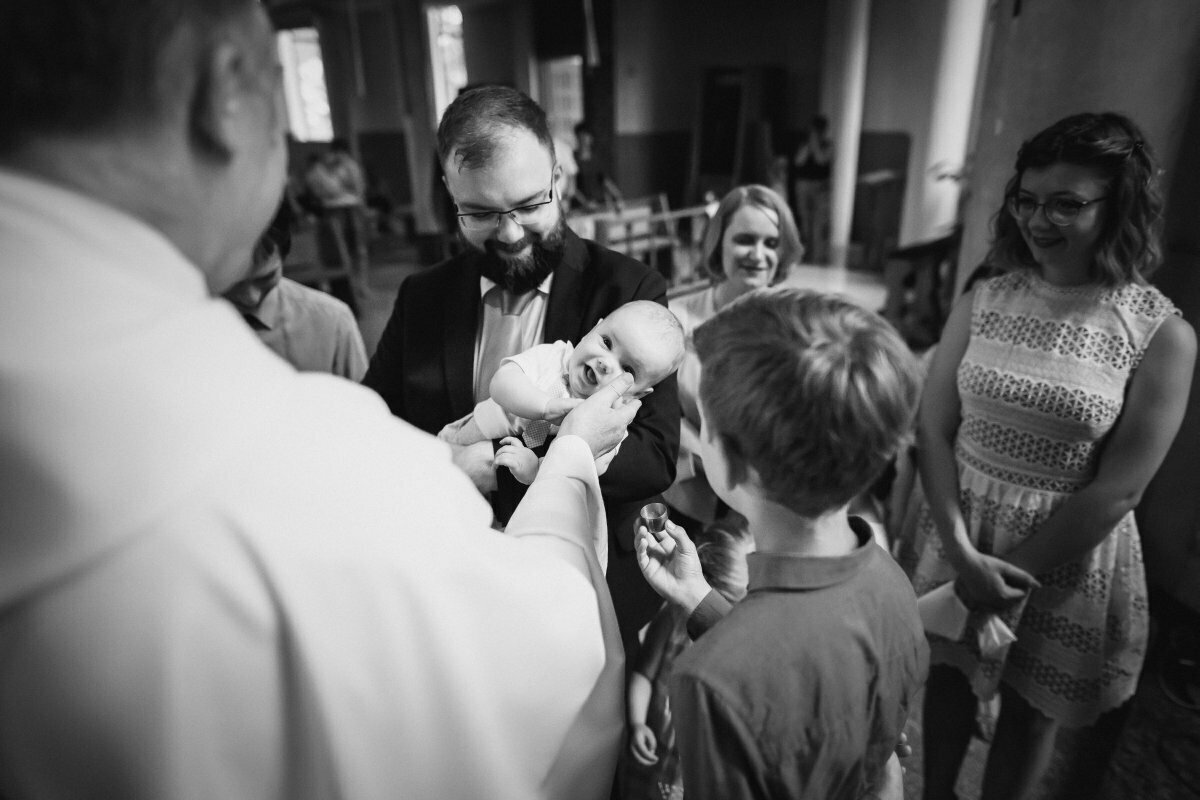 fotograf na chrzest czechowice, zdjecia z chrztu, fotograf bielsko, chrzest w kosciele Boboli w Czechowicach, dobry fotograf pszczyna, fotograf na chrzest slask, reportaz z chrzcin bielsko, fotografia chrzest bielsko, dobry fotograf bielsko, fotograf czechowice, zdjecia rodzinne slask, fotograf na chrzest bielsko, reportaz z chrztu bielsko, zdjecia rodzinne bielsko, fotograf rodzinny bielsko