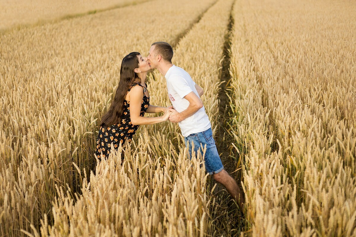 fotograf na sesje pary bielsko, sesja pary w parku, naturalna sesja pary, sesja par pszczyna, fotografia par pszczyna, romantyczna sesja pszczyna, sesja w goczalkowicach, sesja narzeczenska w polach, plener narzeczenski w polach, sesje narzeczenskie slask, zdjecia narzeczenskie slask, zdjecia przedslubne slask, fotografia slubna slask, romantyczna sesja narzeczenska
