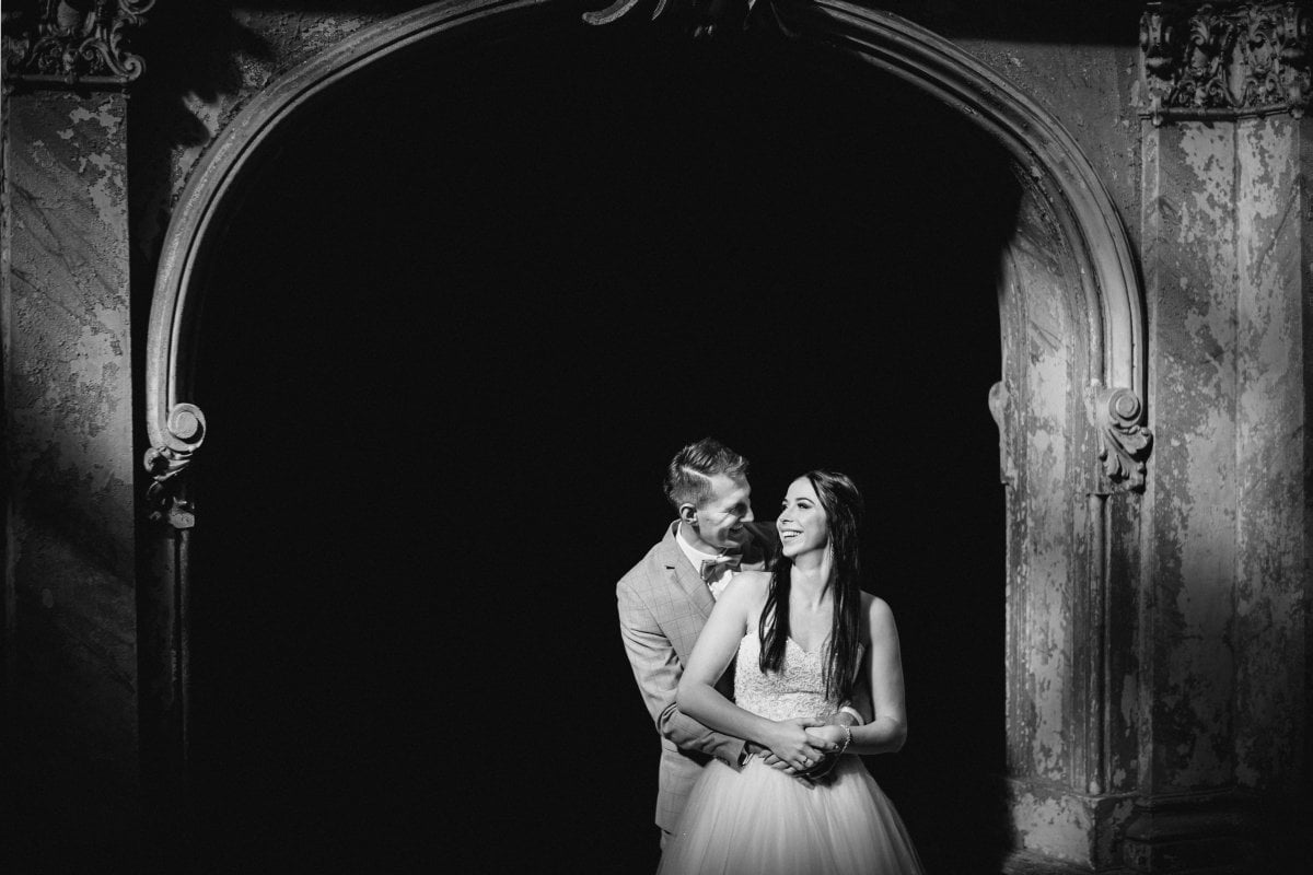 Fotografia na sesję ślubną Śląsk, sesja slubna na zamku, plener slubny w palacu, Zamek Krowiarki, Pałac krowiarki, sesja slubna w krowiarkach, fotograf na slub slask, zdjecia slubne slask, plener slubny krowiarki, www.magiaobrazu.com, fotografia slubna w Mosznej, plener slubny w Krakowie, fotograf slubny Krakow, oryginalna sesja slubna, fotograf slubny slask, sesja slubna slask, fotografia slubna, plener slubny na zamku, fotograf slubny Krakow,