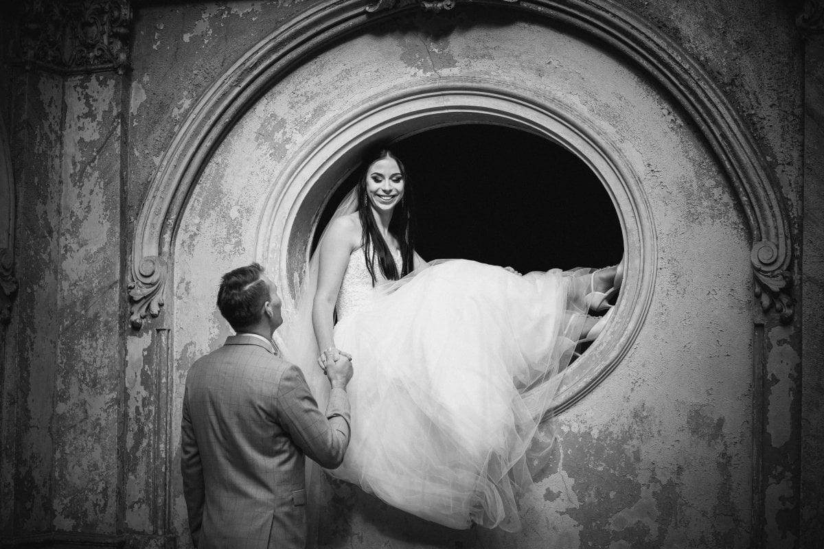 Fotograf na sesję ślubną Śląsk, sesja slubna na zamku, plener slubny w palacu, Zamek Krowiarki, Pałac krowiarki, sesja slubna w krowiarkach, fotograf na slub slask, zdjecia slubne slask, plener slubny krowiarki, www.magiaobrazu.com, fotografia slubna w Mosznej, plener slubny w Krakowie, fotograf slubny Krakow, oryginalna sesja slubna, fotograf slubny slask, sesja slubna slask, fotografia slubna, plener slubny na zamku, fotograf slubny Krakow,