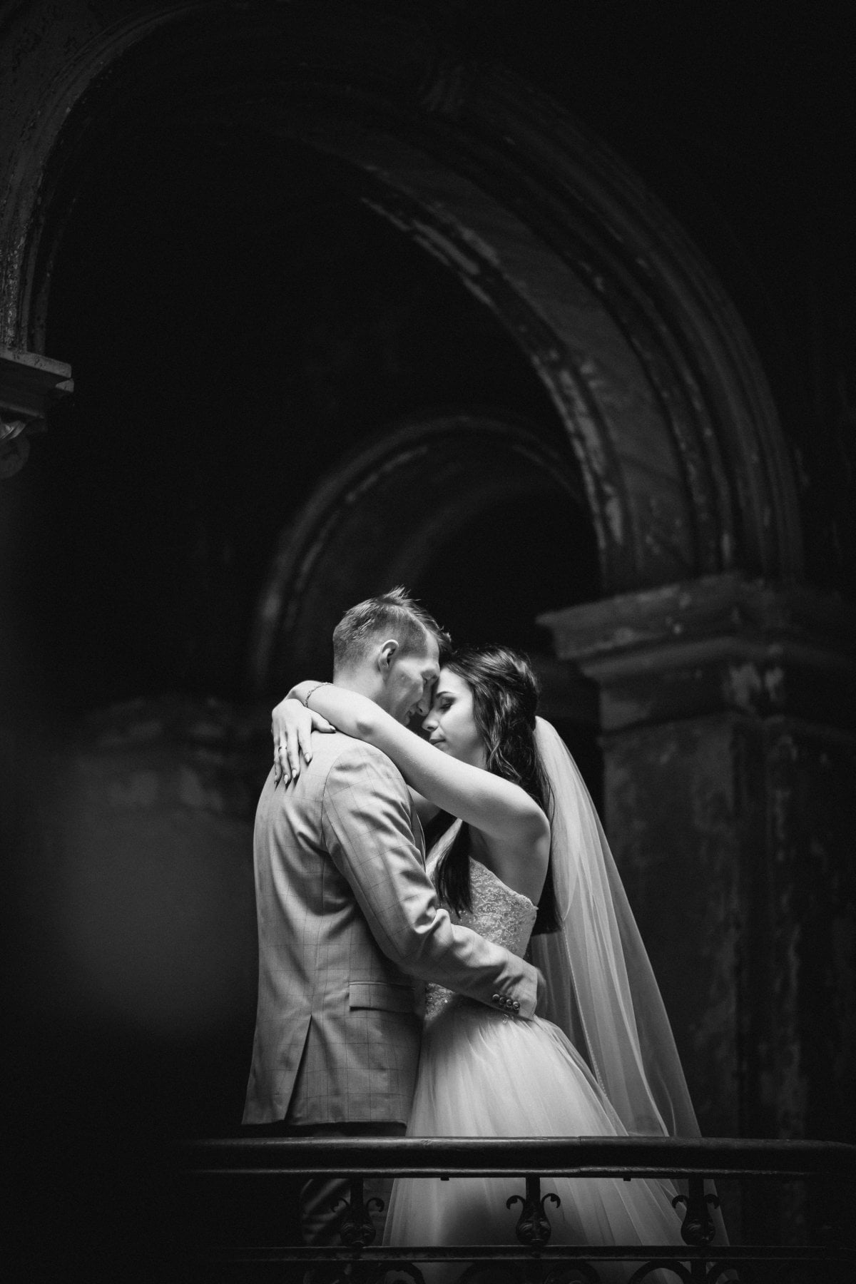 Fotograf na sesję ślubną Śląsk, sesja slubna na zamku, plener slubny w palacu, Zamek Krowiarki, Pałac krowiarki, sesja slubna w krowiarkach, fotograf na slub slask, zdjecia slubne slask, plener slubny krowiarki, www.magiaobrazu.com, fotografia slubna w Mosznej, plener slubny w Krakowie, fotograf slubny Krakow, oryginalna sesja slubna, fotograf slubny slask, sesja slubna slask, fotografia slubna, plener slubny na zamku, fotograf slubny Krakow,