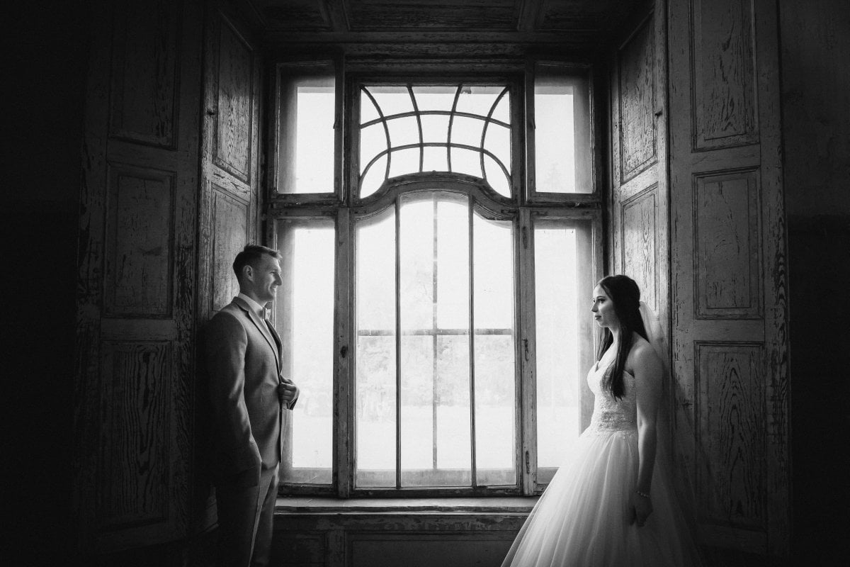 Fotograf na sesję ślubną Śląsk, sesja slubna na zamku, plener slubny w palacu, Zamek Krowiarki, Pałac krowiarki, sesja slubna w krowiarkach, fotograf na slub slask, zdjecia slubne slask, plener slubny krowiarki, www.magiaobrazu.com, fotografia slubna w Mosznej, plener slubny w Krakowie, fotograf slubny Krakow, oryginalna sesja slubna, fotograf slubny slask, sesja slubna slask, fotografia slubna, plener slubny na zamku, fotograf slubny Krakow,