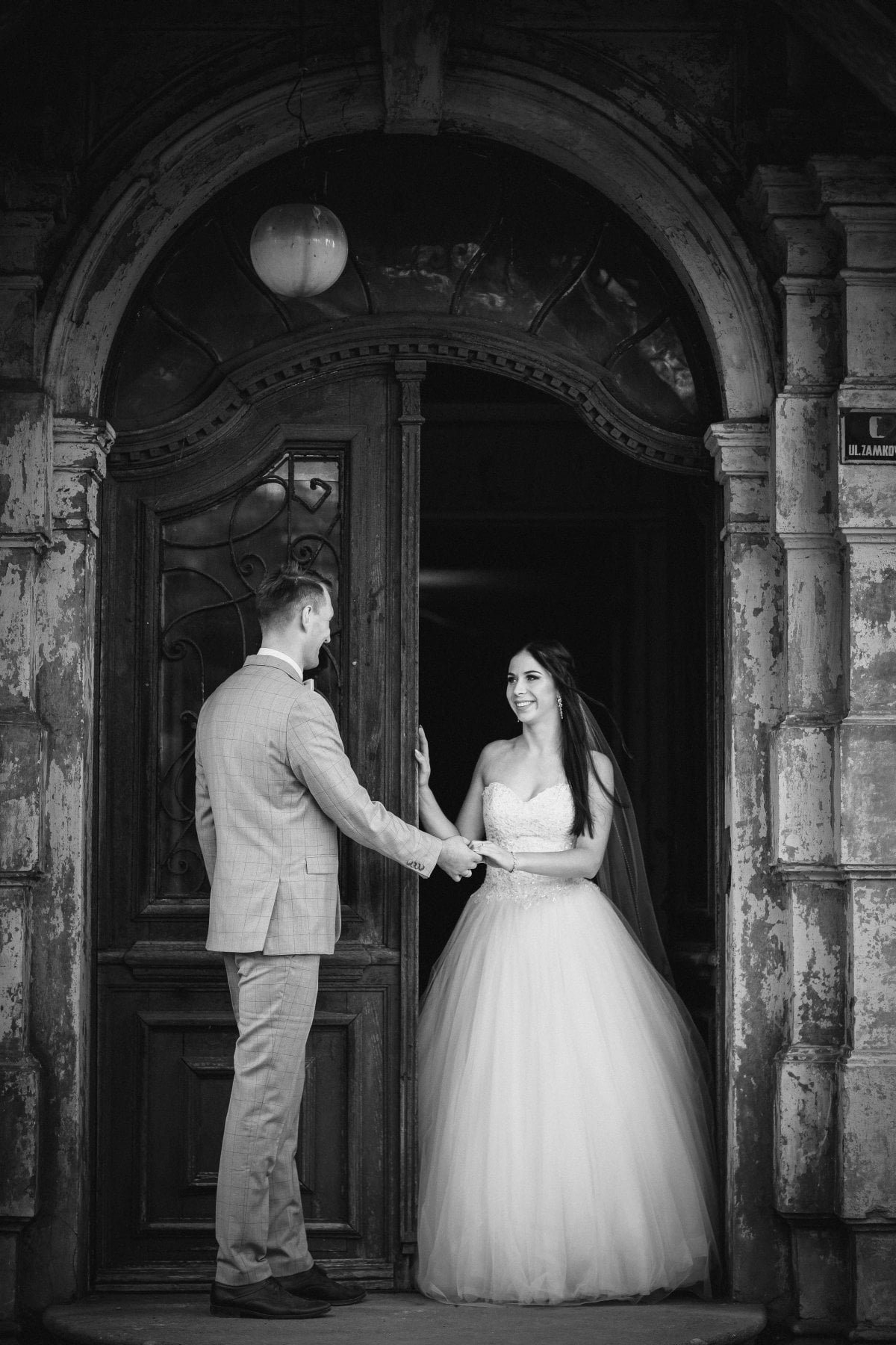 Fotograf na sesję ślubną Śląsk, sesja slubna na zamku, plener slubny w palacu, Zamek Krowiarki, Pałac krowiarki, sesja slubna w krowiarkach, fotograf na slub slask, zdjecia slubne slask, plener slubny krowiarki, www.magiaobrazu.com, fotografia slubna w Mosznej, plener slubny w Krakowie, fotograf slubny Krakow, oryginalna sesja slubna, fotograf slubny slask, sesja slubna slask, fotografia slubna, plener slubny na zamku, fotograf slubny Krakow,