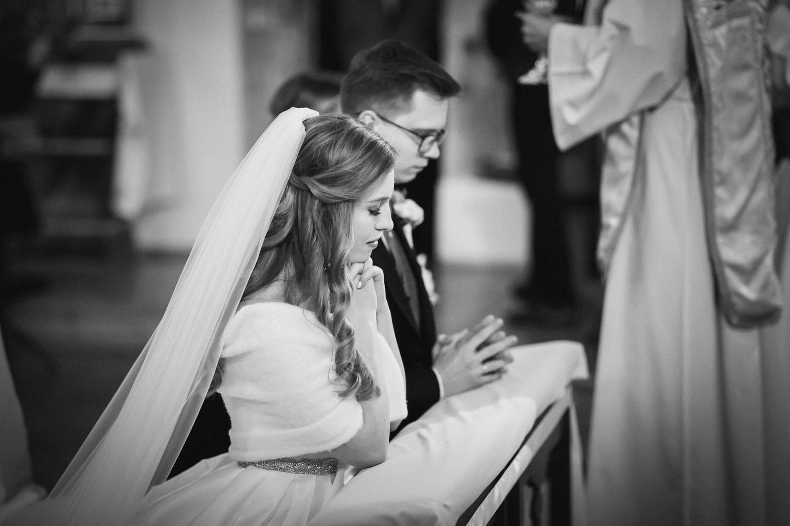 fotograf na ślub śląsk, fotografia slubna jastrzebie, zdjecia slubne jastrzebie, fotograf slubny jastrzebie, fotografia slubna slask, fotografia slubna katowice, zdjecia slubne katowice, fotograf slubny katowice, zdjecia slubne bielsko, zdjecia slubne mikolow, fotografia slubna mikolow, zdjecia slubne zory, fotografia slubna bielsko, wesele kompleks Dabrowka w Jastrzebiu, wesele w dabrowce jatrzebie,dwoch fotografow na slub, fotografia slubna krakow, fotograf na slub krakow, zdjecia slubne krakow, slub w mikolowie