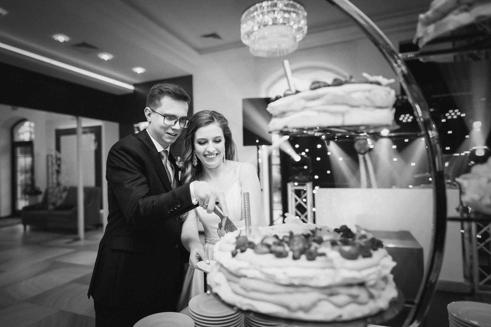 fotograf na ślub śląsk, fotografia slubna jastrzebie, zdjecia slubne jastrzebie, fotograf slubny jastrzebie, fotografia slubna slask, fotografia slubna katowice, zdjecia slubne katowice, fotograf slubny katowice, zdjecia slubne bielsko, zdjecia slubne mikolow, fotografia slubna mikolow, zdjecia slubne zory, fotografia slubna bielsko, wesele kompleks Dabrowka w Jastrzebiu, wesele w dabrowce jatrzebie,dwoch fotografow na slub, fotografia slubna krakow, fotograf na slub krakow, zdjecia slubne krakow, slub w mikolowie