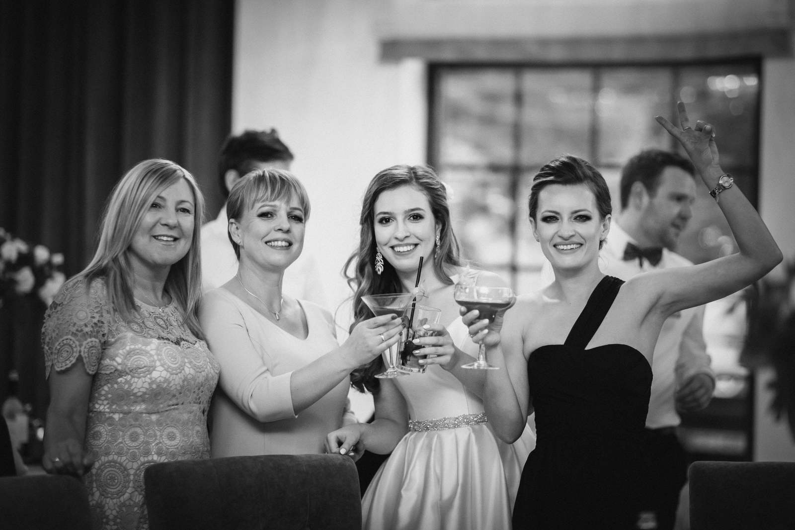 fotograf na ślub śląsk, fotografia slubna jastrzebie, zdjecia slubne jastrzebie, fotograf slubny jastrzebie, fotografia slubna slask, fotografia slubna katowice, zdjecia slubne katowice, fotograf slubny katowice, zdjecia slubne bielsko, zdjecia slubne mikolow, fotografia slubna mikolow, zdjecia slubne zory, fotografia slubna bielsko, wesele kompleks Dabrowka w Jastrzebiu, wesele w dabrowce jatrzebie,dwoch fotografow na slub, fotografia slubna krakow, fotograf na slub krakow, zdjecia slubne krakow, slub w mikolowie