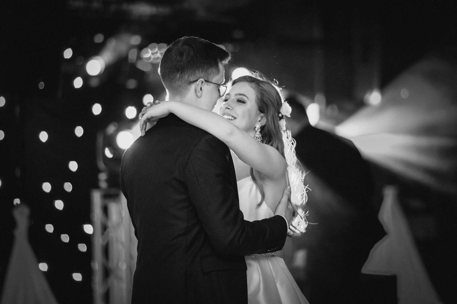 fotograf na ślub śląsk, fotografia slubna jastrzebie, zdjecia slubne jastrzebie, fotograf slubny jastrzebie, fotografia slubna slask, fotografia slubna katowice, zdjecia slubne katowice, fotograf slubny katowice, zdjecia slubne bielsko, zdjecia slubne mikolow, fotografia slubna mikolow, zdjecia slubne zory, fotografia slubna bielsko, wesele kompleks Dabrowka w Jastrzebiu, wesele w dabrowce jatrzebie,dwoch fotografow na slub, fotografia slubna krakow, fotograf na slub krakow, zdjecia slubne krakow, slub w mikolowie