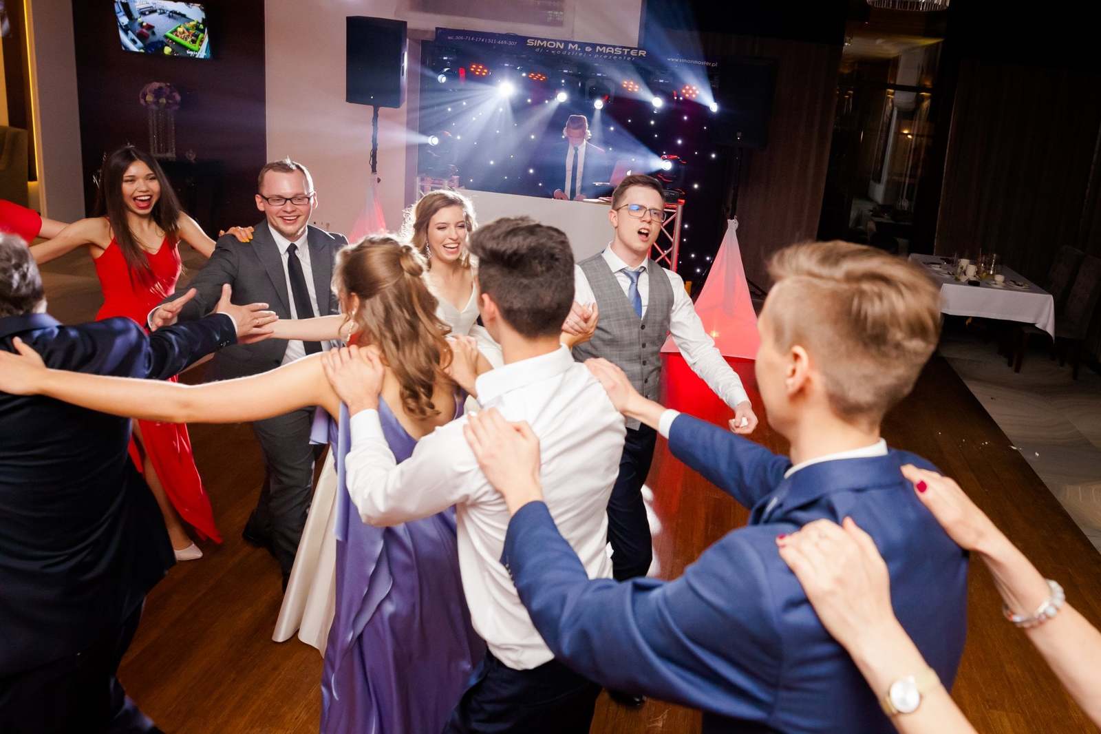 fotograf na ślub śląsk, fotografia slubna jastrzebie, zdjecia slubne jastrzebie, fotograf slubny jastrzebie, fotografia slubna slask, fotografia slubna katowice, zdjecia slubne katowice, fotograf slubny katowice, zdjecia slubne bielsko, zdjecia slubne mikolow, fotografia slubna mikolow, zdjecia slubne zory, fotografia slubna bielsko, wesele kompleks Dabrowka w Jastrzebiu, wesele w dabrowce jatrzebie,dwoch fotografow na slub, fotografia slubna krakow, fotograf na slub krakow, zdjecia slubne krakow, slub w mikolowie