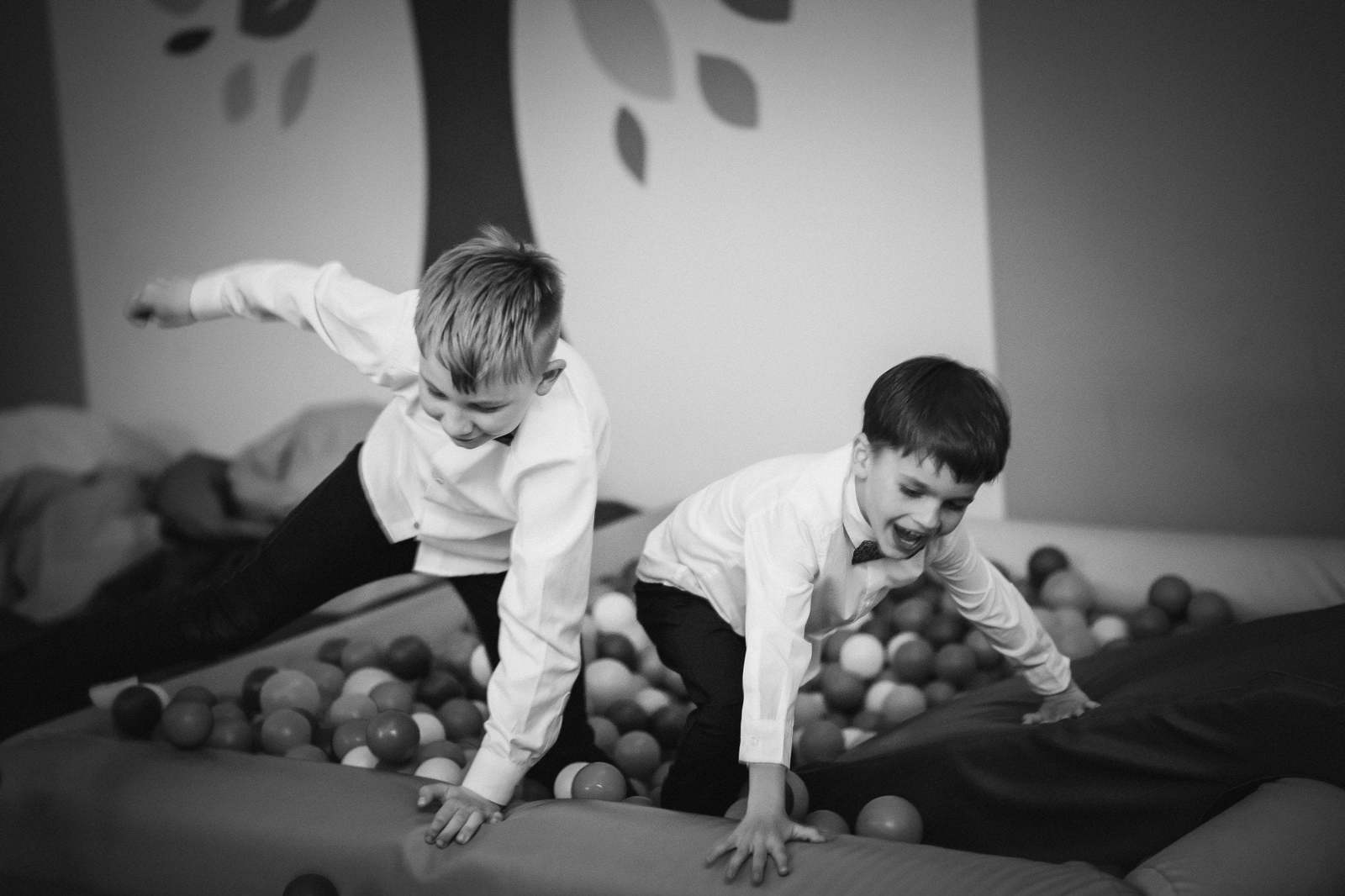 fotograf na ślub śląsk, fotografia slubna jastrzebie, zdjecia slubne jastrzebie, fotograf slubny jastrzebie, fotografia slubna slask, fotografia slubna katowice, zdjecia slubne katowice, fotograf slubny katowice, zdjecia slubne bielsko, zdjecia slubne mikolow, fotografia slubna mikolow, zdjecia slubne zory, fotografia slubna bielsko, wesele kompleks Dabrowka w Jastrzebiu, wesele w dabrowce jatrzebie,dwoch fotografow na slub, fotografia slubna krakow, fotograf na slub krakow, zdjecia slubne krakow, slub w mikolowie