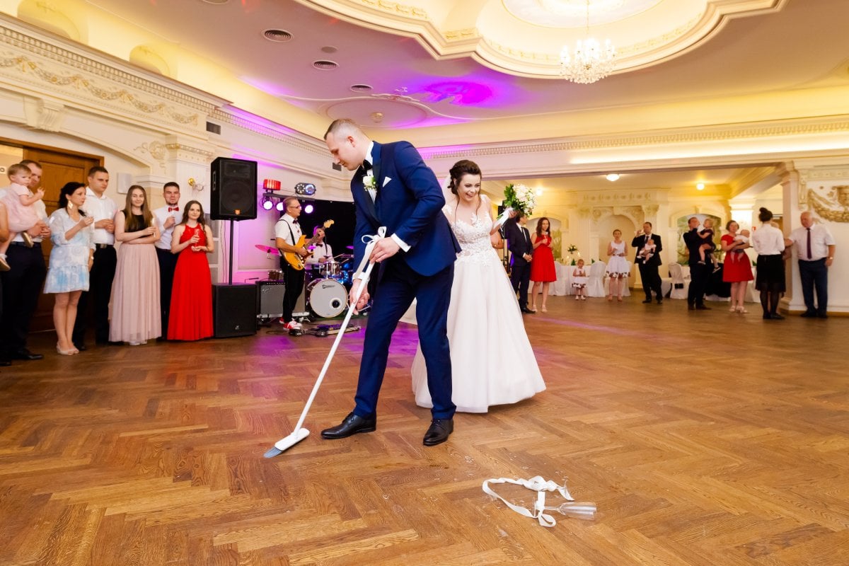 Fotografia slubna Czechowice, dworek stara cynkownia czechowice, wesele w starej cynkowni w czechowicach, wesele cynkownia czechowice, zdjecia slubne orzesze, slub w orzeszu, fotografia slubna slask, fotografia slubna katowice, zdjecia slubne katowice, fotograf slubny katowice, zdjecia slubne bielsko, zdjecia slubne mikolow, fotografia slubna mikolow, zdjecia slubne zory, fotografia slubna bielsko, dwoch fotografow na slub, fotografia slubna krakow, fotograf na slub krakow, zdjecia slubne krakow, slub w mikolowie