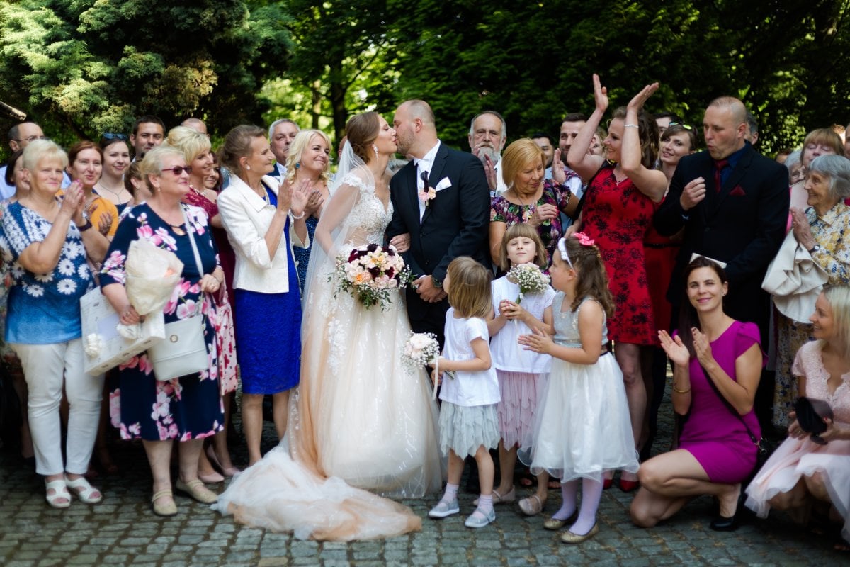 fotografia slubna Katowice, pałac dietla sosnowiec, fotograf slubny slask, zdjecia slubne slask, fotograf na slub slask, kosciol michala archaniola katowice, zdjecia slubne sosnowiec, zabytkowy samochod na slub, fotografia slubna sosnowiec,wesele w palacu dietla w sosnowcu, slub w parku kosciuszki, fotografia slubna slask, fotografia slubna katowice, zdjecia slubne katowice, fotograf slubny katowice, zdjecia slubne bielsko, zdjecia slubne mikolow, fotografia slubna bielsko, dwoch fotografow na slub, fotografia slubna krakow, fotograf na slub krakow, zdjecia slubne krakow,