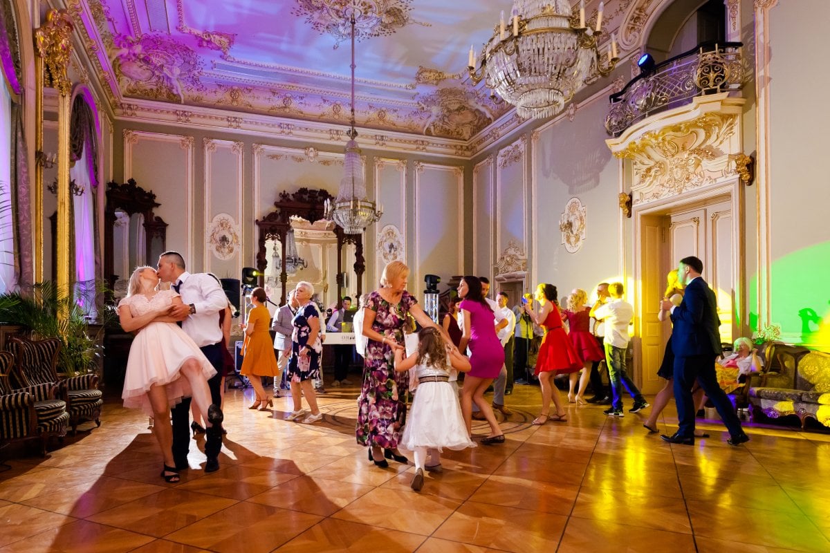 fotografia slubna Katowice, pałac dietla sosnowiec, fotograf slubny slask, zdjecia slubne slask, fotograf na slub slask, kosciol michala archaniola katowice, zdjecia slubne sosnowiec, zabytkowy samochod na slub, fotografia slubna sosnowiec,wesele w palacu dietla w sosnowcu, slub w parku kosciuszki, fotografia slubna slask, fotografia slubna katowice, zdjecia slubne katowice, fotograf slubny katowice, zdjecia slubne bielsko, zdjecia slubne mikolow, fotografia slubna bielsko, dwoch fotografow na slub, fotografia slubna krakow, fotograf na slub krakow, zdjecia slubne krakow,