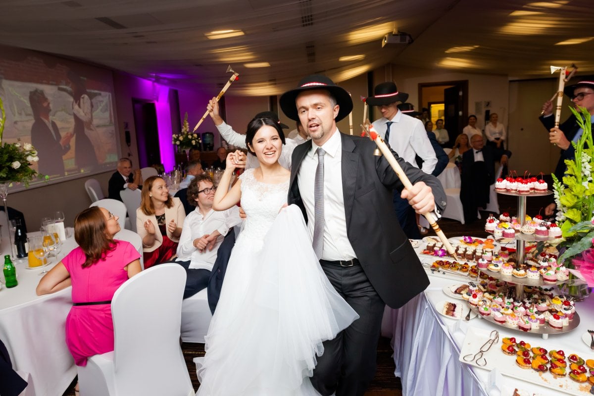 Fotografia ślubna Kraków, fotografia slubna, fotografia slubna krakow, zdjecia slubne krakow, fotograf slubny krakow, fotograf na wesele krakow, slub w klasztorze dominikanow krakow, slub dominikanie krakow, Hilton Garden Inn Krakow, wesele w Hiltonie Krakow, najlepsze zdjecia slubne, fotografia slubna slask, zdjecia slubne slask, fotografia slubna wieliczka, zdjecia slubne wieliczka, zdjecia slubne bielsko, fotograf slubny bielsko, www.magiaobrazu.com, zdjecia slubne bielsko, fotografia slubna slask, fotograf cieszyn, zdjecia slubne cieszyn