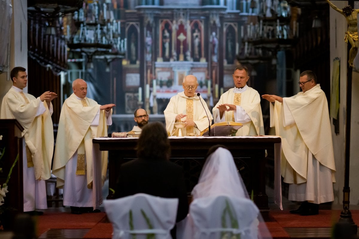 Fotografia ślubna Kraków, fotografia slubna, fotografia slubna krakow, zdjecia slubne krakow, fotograf slubny krakow, fotograf na wesele krakow, slub w klasztorze dominikanow krakow, slub dominikanie krakow, Hilton Garden Inn Krakow, wesele w Hiltonie Krakow, najlepsze zdjecia slubne, fotografia slubna slask, zdjecia slubne slask, fotografia slubna wieliczka, zdjecia slubne wieliczka, zdjecia slubne bielsko, fotograf slubny bielsko, www.magiaobrazu.com, zdjecia slubne bielsko, fotografia slubna slask, fotograf cieszyn, zdjecia slubne cieszyn