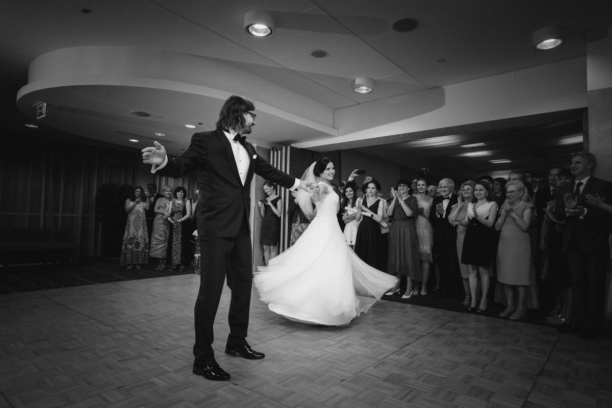 Fotografia ślubna Kraków, fotografia slubna, fotografia slubna krakow, zdjecia slubne krakow, fotograf slubny krakow, fotograf na wesele krakow, slub w klasztorze dominikanow krakow, slub dominikanie krakow, Hilton Garden Inn Krakow, wesele w Hiltonie Krakow, najlepsze zdjecia slubne, fotografia slubna slask, zdjecia slubne slask, fotografia slubna wieliczka, zdjecia slubne wieliczka, zdjecia slubne bielsko, fotograf slubny bielsko, www.magiaobrazu.com, zdjecia slubne bielsko, fotografia slubna slask, fotograf cieszyn, zdjecia slubne cieszyn