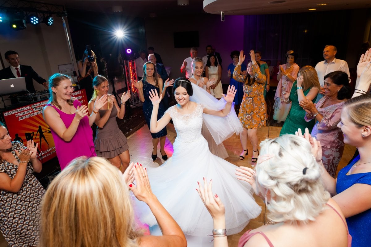 Fotografia ślubna Kraków, fotografia slubna, fotografia slubna krakow, zdjecia slubne krakow, fotograf slubny krakow, fotograf na wesele krakow, slub w klasztorze dominikanow krakow, slub dominikanie krakow, Hilton Garden Inn Krakow, wesele w Hiltonie Krakow, najlepsze zdjecia slubne, fotografia slubna slask, zdjecia slubne slask, fotografia slubna wieliczka, zdjecia slubne wieliczka, zdjecia slubne bielsko, fotograf slubny bielsko, www.magiaobrazu.com, zdjecia slubne bielsko, fotografia slubna slask, fotograf cieszyn, zdjecia slubne cieszyn