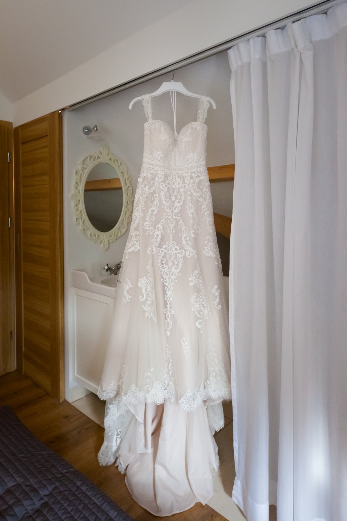 fotografia slubna myslenice, fotografia slubna katowice, zdjecia slubne katowice, fotograf slubny slask, fotograf na slub slask, dworek kociolek dobczyce, wesele w dworku kociolek w dobczycach, kosciol wspomozenia wiernych dobczyce, slub w kosciele wspomozenia wiernych w dobczycach, zdjecia slubne myslenice, fotografia slubna myslenice, fotograf slubny krakow, zdjecia slubne bielsko, zdjecia slubne mikolow, fotografia slubna bielsko, dwoch fotografow na slub, fotografia slubna krakow, fotograf na slub krakow, zdjecia slubne krakow,