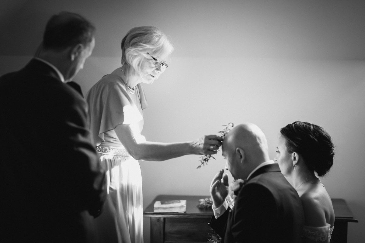 fotografia slubna myslenice, fotografia slubna katowice, zdjecia slubne katowice, fotograf slubny slask, fotograf na slub slask, dworek kociolek dobczyce, wesele w dworku kociolek w dobczycach, kosciol wspomozenia wiernych dobczyce, slub w kosciele wspomozenia wiernych w dobczycach, zdjecia slubne myslenice, fotografia slubna myslenice, fotograf slubny krakow, zdjecia slubne bielsko, zdjecia slubne mikolow, fotografia slubna bielsko, dwoch fotografow na slub, fotografia slubna krakow, fotograf na slub krakow, zdjecia slubne krakow,