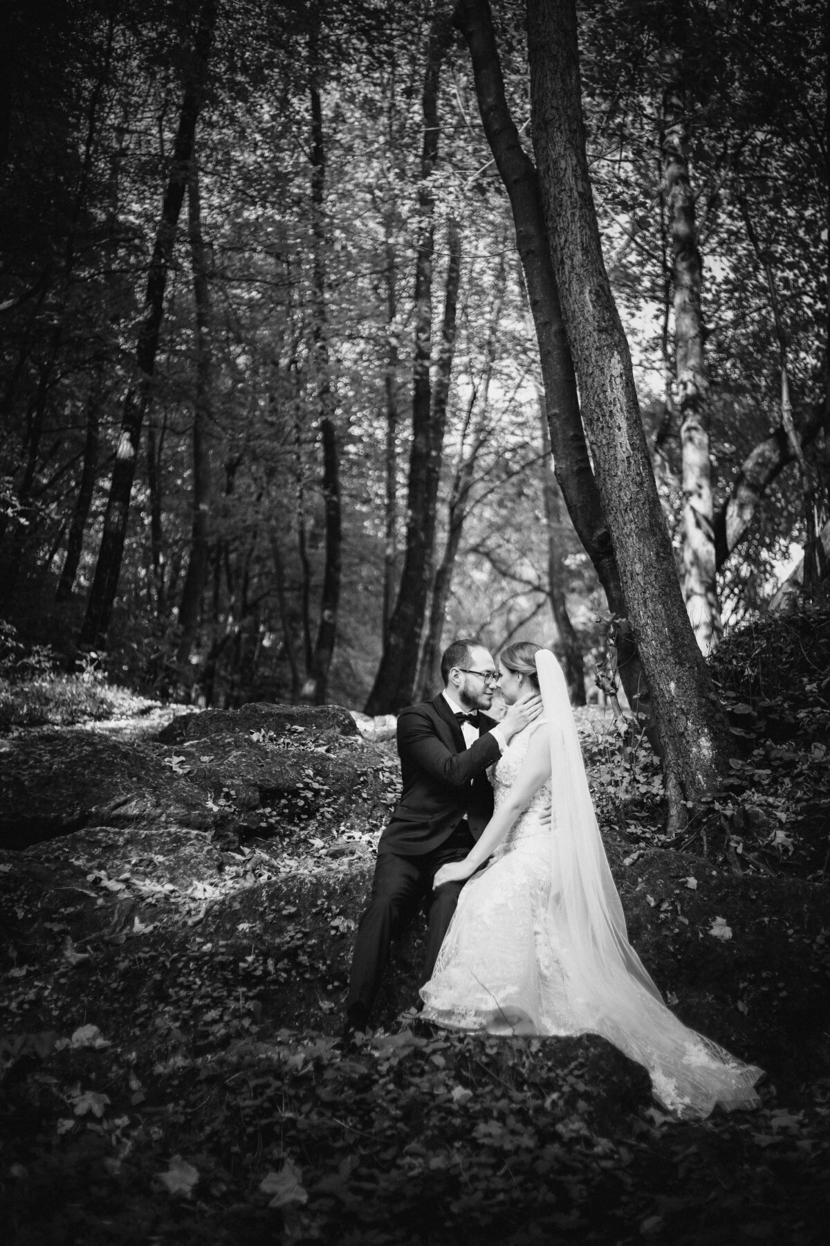 fotografia slubna slask, fotografia ślubna śląsk, sesja na jurze, zdjecia slubne krakow, plener slubny krakow, Dolina Będkowska, Wodospad Szum, sesja slubna nad wodospadem, plener slubny nad wodospadem, jesienna sesja slubna, jesienny plener slubny, zdjecia slubne zywiec, romantyczny plener slubny, fotograf slubny bielsko, plener slubny w lesie slask, sesja slubna w lesie slask, plener slubny las slask, sesja slubna nad jeziorem slask, zdjecia slubne slask, fotografia slubna katowice, zdjecia slubne katowice, romantyczna sesja slubna slask, zdjecia slubne bielsko, fotografia slubna bielsko, www.magiaobrazu.com