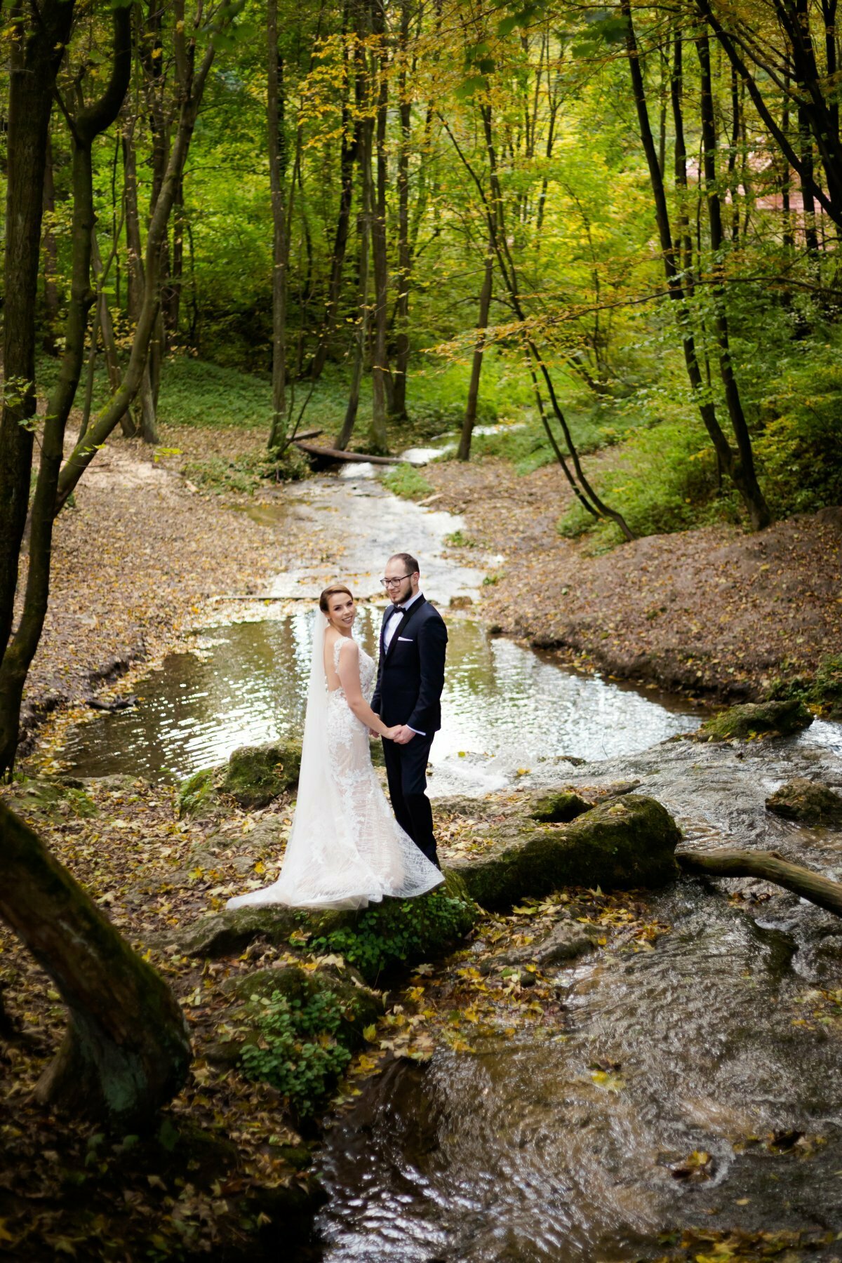 fotografia slubna slask, fotografia ślubna śląsk, sesja na jurze, zdjecia slubne krakow, plener slubny krakow, Dolina Będkowska, Wodospad Szum, sesja slubna nad wodospadem, plener slubny nad wodospadem, jesienna sesja slubna, jesienny plener slubny, zdjecia slubne zywiec, romantyczny plener slubny, fotograf slubny bielsko, plener slubny w lesie slask, sesja slubna w lesie slask, plener slubny las slask, sesja slubna nad jeziorem slask, zdjecia slubne slask, fotografia slubna katowice, zdjecia slubne katowice, romantyczna sesja slubna slask, zdjecia slubne bielsko, fotografia slubna bielsko, www.magiaobrazu.com