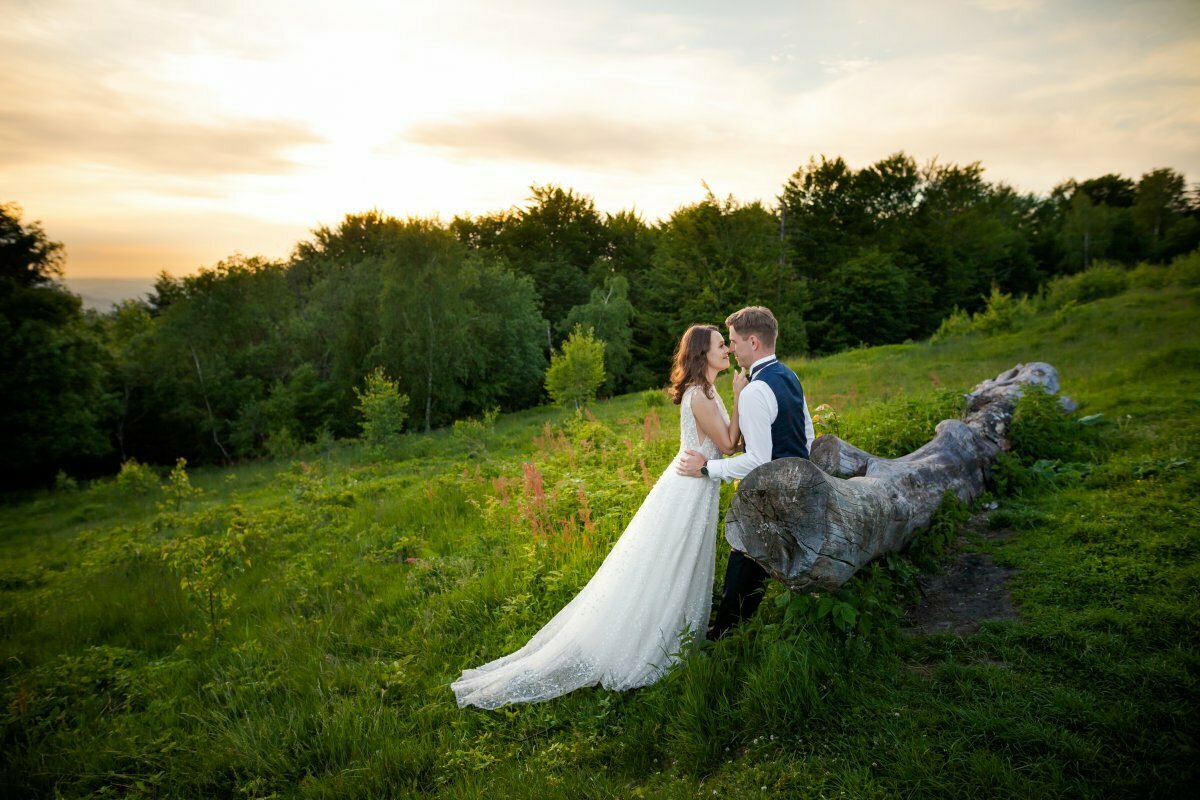 fotografia ślubna ustroń, sesja slubna w gorach, plener slubny w gorach, sesja slubna beskidy, plener slubny w beskidach, fotografia slubna bielsko, zdjecia slubne na rownicy, fotografia slubna ustron, plener slubny slask, zdjecia slubne bielsko, fotografia slubna bielsko, jesienny plener slubny, jesienna sesja slubna, fotografia slubna zywiec, zdjecia slubne zywiec, fotografia slubna slask, fotografia slubna katowice, zdjecia slubne katowice, fotograf slubny katowice, zdjecia slubne bielsko, fotograf slubny bielsko, zdjecia slubne slask, dwoch fotografow na slub, fotografia slubna krakow, zdjecia slubne zywiec, fotografia slubna zywiec