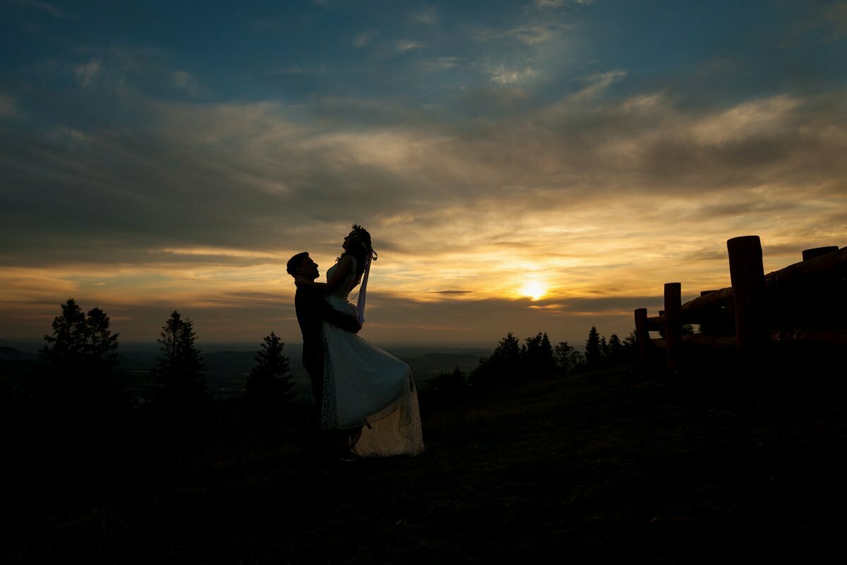 fotografia ślubna ustroń, sesja slubna w gorach, plener slubny w gorach, sesja slubna beskidy, plener slubny w beskidach, fotografia slubna bielsko, zdjecia slubne na rownicy, fotografia slubna ustron, plener slubny slask, zdjecia slubne bielsko, fotografia slubna bielsko, jesienny plener slubny, jesienna sesja slubna, fotografia slubna zywiec, zdjecia slubne zywiec, fotografia slubna slask, fotografia slubna katowice, zdjecia slubne katowice, fotograf slubny katowice, zdjecia slubne bielsko, fotograf slubny bielsko, zdjecia slubne slask, dwoch fotografow na slub, fotografia slubna krakow, zdjecia slubne zywiec, fotografia slubna zywiec