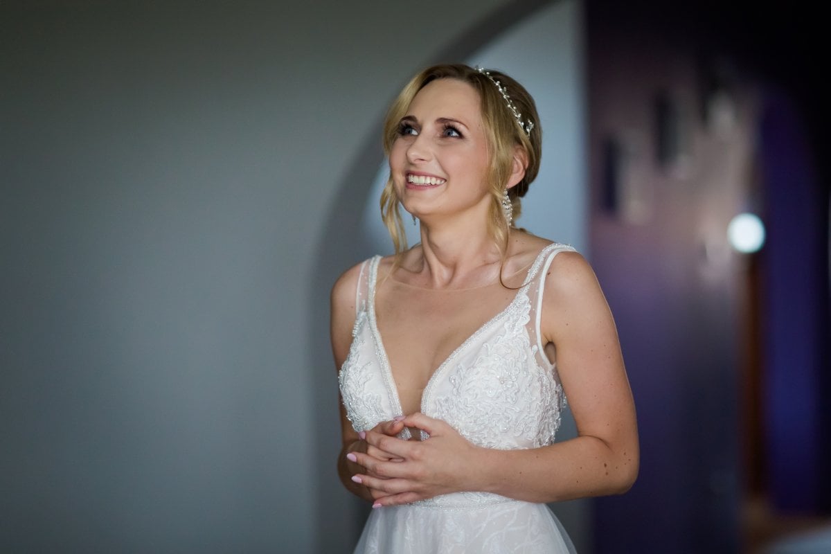 Fotografia ślubna Żywiec, Piekny czerwcowy slub Moniki i Artura. Ceremonia w kosciele sw. Katarzyny w Czechowicach, Wesele w Dworku Goralskim w Lodygowicach www.magiaobrazu.com