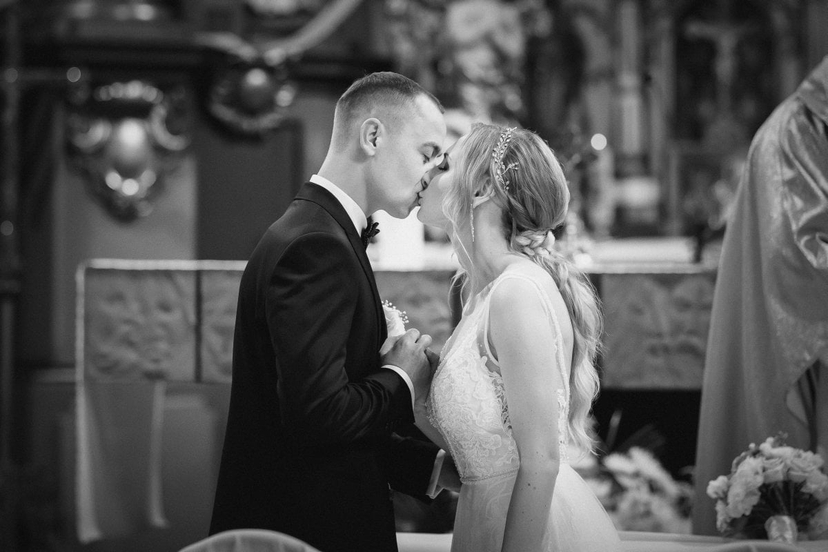 Fotografia ślubna Żywiec, wesele w dworku goralskim w lodygowicach, dworek goralski lodygowice, zdjecia slubne zywiec, fotografia slubna zywiec, wesele w goralskim stylu, zdjecia slubne slask, fotograf slubny slask, fotograf na wesele slask, fotograf slubny zywiec, fotografia slubna slask, fotograf slubny katowice, zdjecia slubne bielsko, fotografia slubna bielsko, dwoch fotografow na slub, fotografia slubna krakow, fotograf na slub krakow, zdjecia slubne krakow,