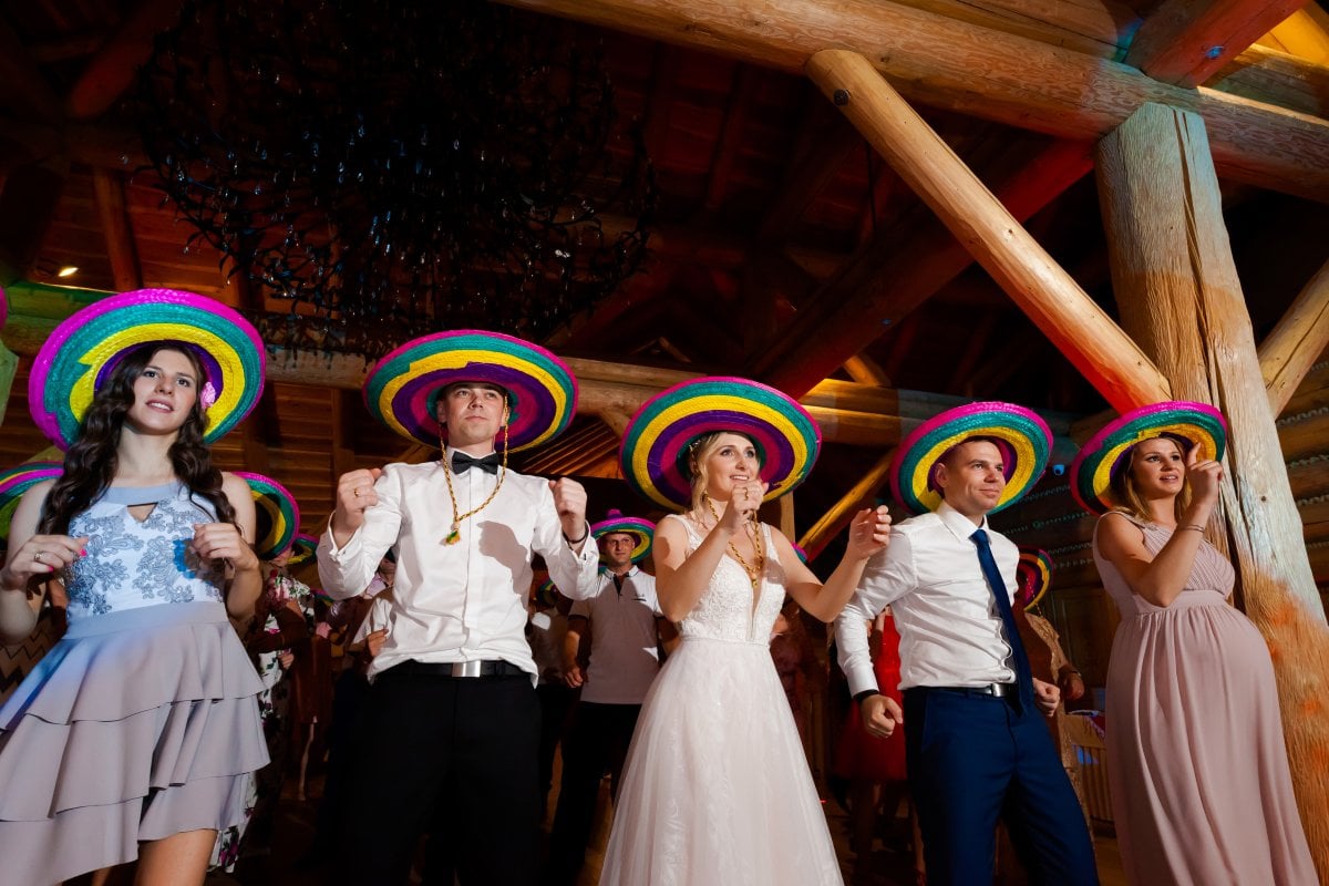 Fotografia ślubna Żywiec, wesele w dworku goralskim w lodygowicach, dworek goralski lodygowice, zdjecia slubne zywiec, fotografia slubna zywiec, wesele w goralskim stylu, zdjecia slubne slask, fotograf slubny slask, fotograf na wesele slask, fotograf slubny zywiec, fotografia slubna slask, fotograf slubny katowice, zdjecia slubne bielsko, fotografia slubna bielsko, dwoch fotografow na slub, fotografia slubna krakow, fotograf na slub krakow, zdjecia slubne krakow,