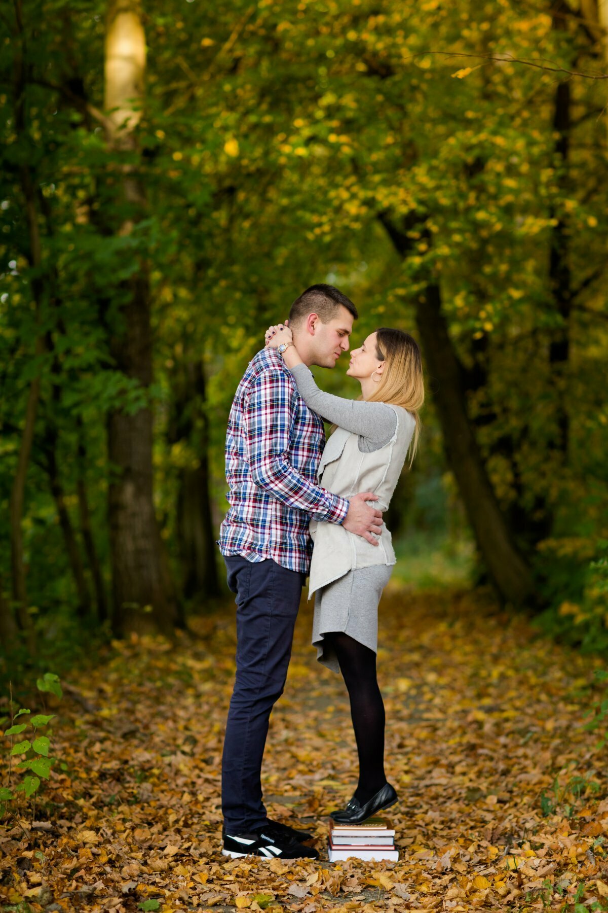 jesienne sesje narzeczenskie Pszczyna, sesja narzeczenska pszczyna, sesje narzeczenskie pszczyna, plener zareczynowy pszczyna, sesja zareczynowa pszczyna, sesja narzeczenska w parku, plener narzeczenski w parku, sesje narzeczenskie slask, zdjecia narzeczenskie slask, sesja narzeczenska katowice, sesja zareczynowa slask, zdjecia zareczynowe slask, www.magiaobrazu.com, fotografia slubna slask, fotograf slubny krakow, zdjecia slubne slask, fotograf slubny slask, zdjecia przedslubne slask, fotografia slubna slask, romantyczna sesja narzeczenska, engagement session, prewedding photosession,