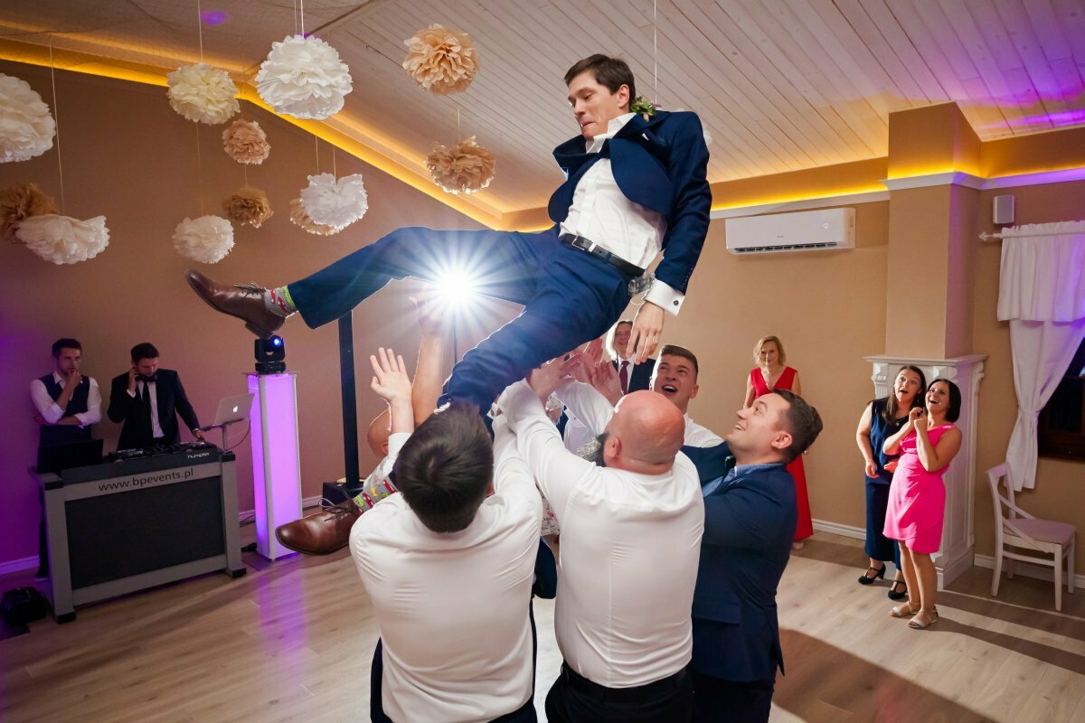 najlepsze zdjecia slubne 2020, najlepsze zdjęcia ślubne 2020, najpiekniejsze zdjecia slubne, fotografia slubna slask, zdjecia slubne slask, najlepszy fotograf slubny slask, plener slubny slask, sesje slubne slask, fotograf na slub slask, piekne fotografie slubne slask, dwoch fotografow na slub, fotografia weselna slask, fotografia weselna krakow, naturalna fotografia slubna, zdjecia slubne bielsko, fotograf slubny bielsko, fotografia slubna bielsko, zdjecia slubne krakow, fotografia slubna krakow, fotograf slubny krakow, oryginalna fotografia slubna, www.magiaobrazu.com,