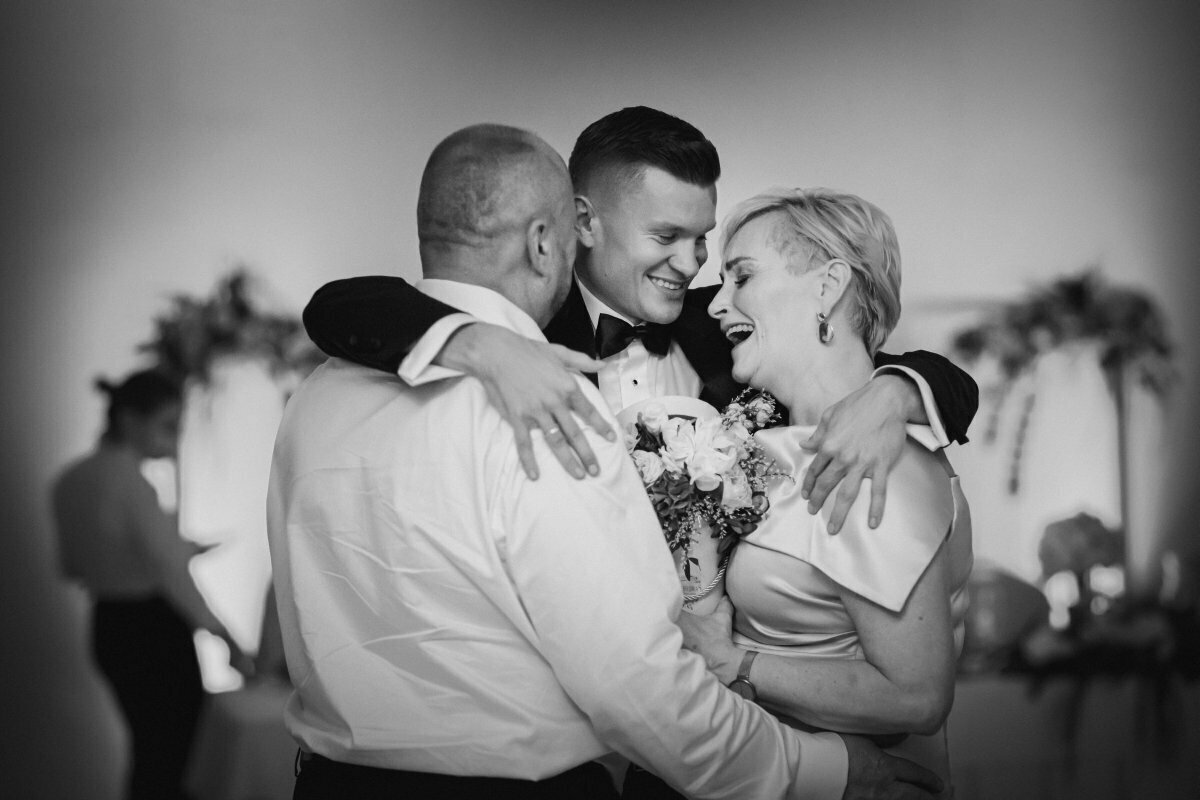 najlepsze zdjęcia ślubne 2021, najlepsze zdjęcia ślubne 2021, najpiekniejsze zdjecia slubne, fotografia slubna slask, zdjecia slubne slask, najlepszy fotograf slubny slask, plener slubny slask, sesje slubne slask, fotograf na slub slask, piekne fotografie slubne slask, dwoch fotografow na slub, fotografia weselna slask, fotografia weselna krakow, naturalna fotografia slubna, zdjecia slubne bielsko, fotograf slubny bielsko, fotografia slubna bielsko, zdjecia slubne krakow, fotografia slubna krakow, fotograf slubny krakow, oryginalna fotografia slubna, www.magiaobrazu.com,