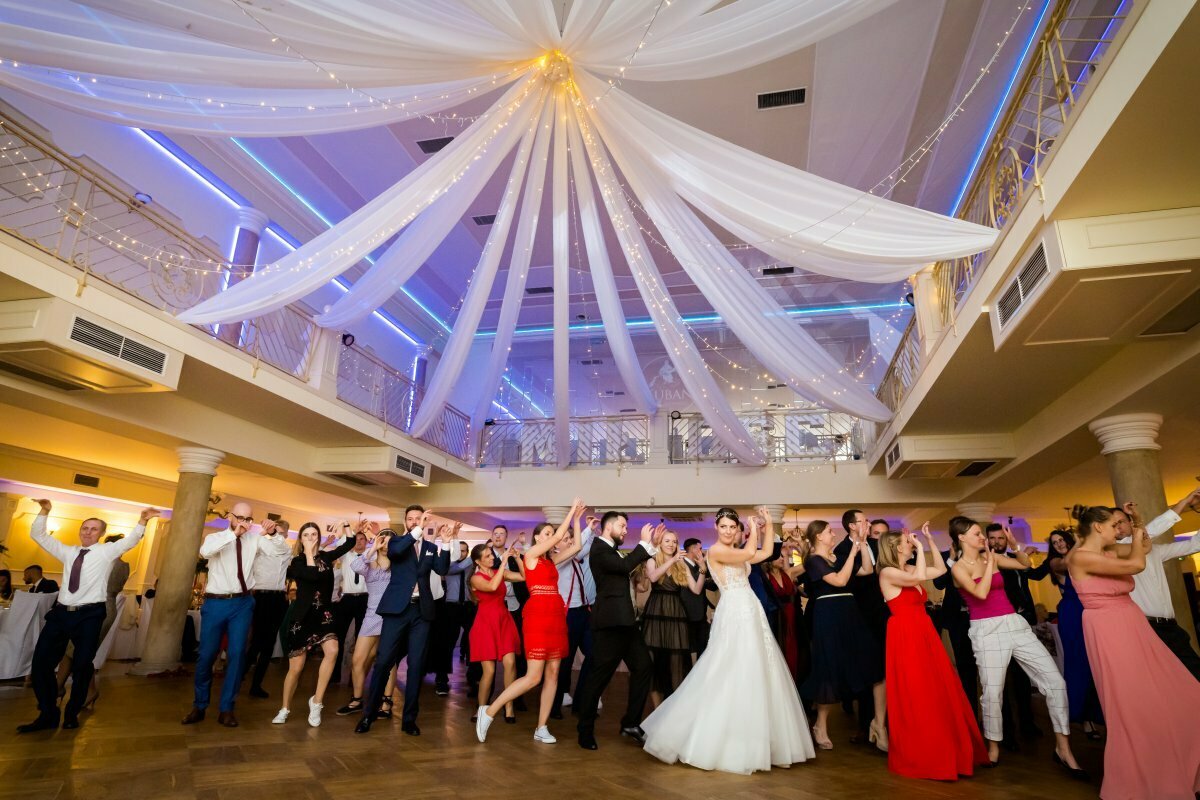 najlepsze zdjęcia ślubne 2021, najlepsze zdjęcia ślubne 2021, najpiekniejsze zdjecia slubne, fotografia slubna slask, zdjecia slubne slask, najlepszy fotograf slubny slask, plener slubny slask, sesje slubne slask, fotograf na slub slask, piekne fotografie slubne slask, dwoch fotografow na slub, fotografia weselna slask, fotografia weselna krakow, naturalna fotografia slubna, zdjecia slubne bielsko, fotograf slubny bielsko, fotografia slubna bielsko, zdjecia slubne krakow, fotografia slubna krakow, fotograf slubny krakow, oryginalna fotografia slubna, www.magiaobrazu.com,