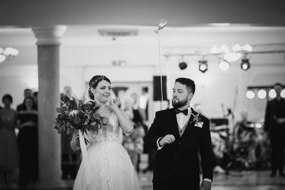 najlepsze zdjęcia ślubne 2021, najlepsze zdjęcia ślubne 2021, najpiekniejsze zdjecia slubne, fotografia slubna slask, zdjecia slubne slask, najlepszy fotograf slubny slask, plener slubny slask, sesje slubne slask, fotograf na slub slask, piekne fotografie slubne slask, dwoch fotografow na slub, fotografia weselna slask, fotografia weselna krakow, naturalna fotografia slubna, zdjecia slubne bielsko, fotograf slubny bielsko, fotografia slubna bielsko, zdjecia slubne krakow, fotografia slubna krakow, fotograf slubny krakow, oryginalna fotografia slubna, www.magiaobrazu.com,