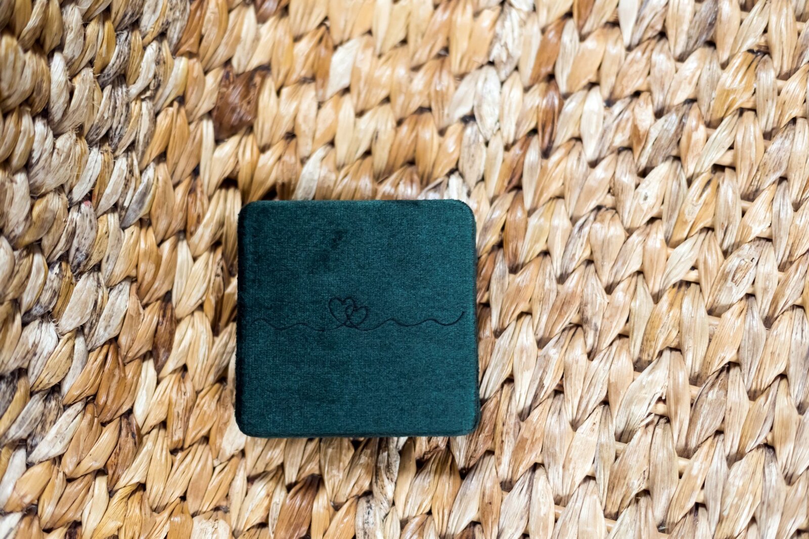 Oryginalne podziękowania dla gości weselnych, mini album ze ślubu oprawiony w zielony aksamit