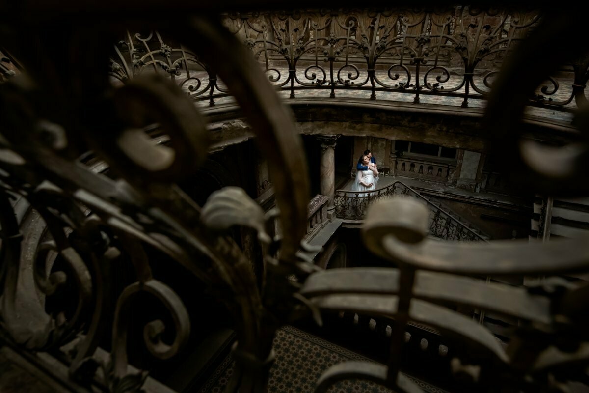 sesja slubna w palacu w krowiarkach, plener w palacu w krowiarkach, sesja krowiarki, plener krowiarki, zdjecia slubne bielsko, fotografia slubna bielsko, sesja slubna w starym palacu, plener slubny w opuszczonym palacu, www.magiaobrazu.com, fotografia slubna Krakow, fotografia slubna slask, zdjecia slubne krakow, fotograf slubny slask, dwoch fotografow na slub, fotograf czechowice, zdjecia slubne bielsko, fotografia slubna bielsko,