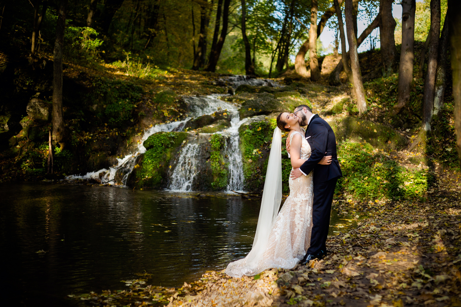 zdjecia slubne krakow, plener slubny krakow, Dolina Będkowska, Wodospad Szum, sesja slubna nad wodospadem, plener slubny nad wodospadem, jesienna sesja slubna, jesienny plener slubny, zdjecia slubne zywiec, romantyczny plener slubny, fotograf slubny bielsko, plener slubny w lesie slask, sesja slubna w lesie slask, plener slubny las slask, sesja slubna nad jeziorem slask, fotografia slubna slask, zdjecia slubne slask, fotografia slubna katowice, zdjecia slubne katowice, romantyczna sesja slubna slask, zdjecia slubne bielsko, fotografia slubna bielsko, www.magiaobrazu.com