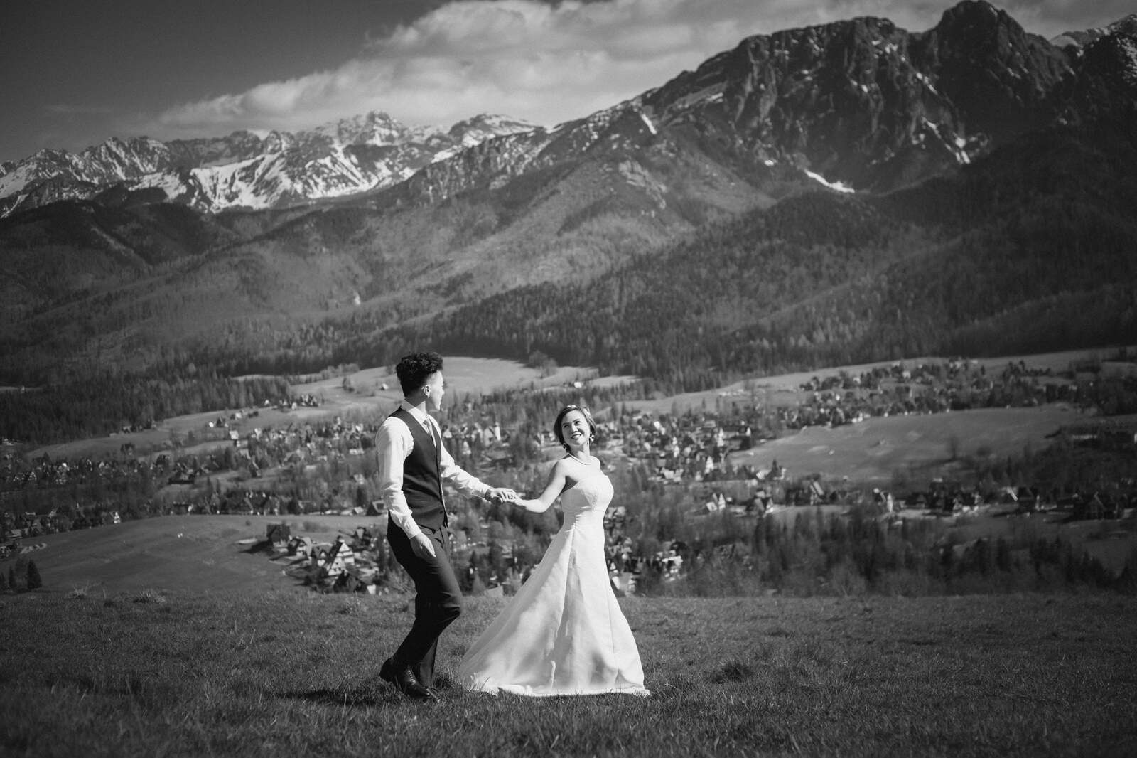 plener slubny w Tatrach, sesja slubna Tatry, wedding photography poland, prewedding session zakopane, wedding photos poland, fotografia slubna Tatry, tatrzanski plener slubny, sesja slubna tatry, plener slubny tatry, fotografia slubna slask, zdjecia slubne krakow, fotograf na slub zakopane, zdjecia slubne zakopane, fotografia slubna krakow, zdjecia slubne slask, fotografia slubna bielsko, zdjecia slubne bielsko, fotografia slubna zywiec, zdjecia slubne zywiec, piekna sesja slubna, najladniejsze sesje slubne, fotograf slubny Krakow, fotografowie slubni, dwoch fotografow na slub, Anna i Jacek Bieniek; zdjecia slubne slask, www.magiaobrazu.com,